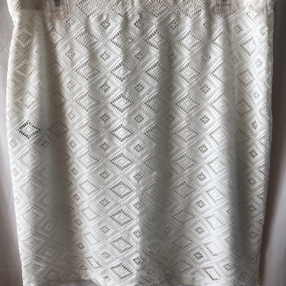 Le Chateau Lace Pencil Skirt. Size XXL. Brand new.
